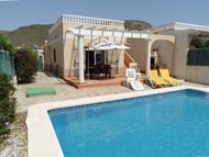 Chalets y apartamentos se alquila en San Juan de los Terreros, Andalucia